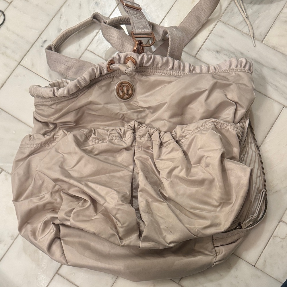 Lululemon Stylish Beige Women's Yoga/Gym Bag
